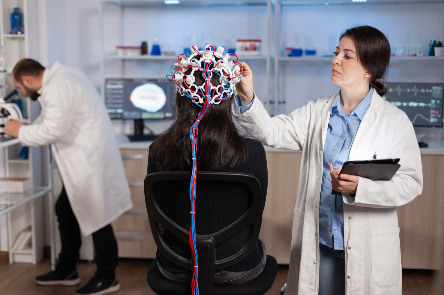 professional-doctor-neuroscienc
